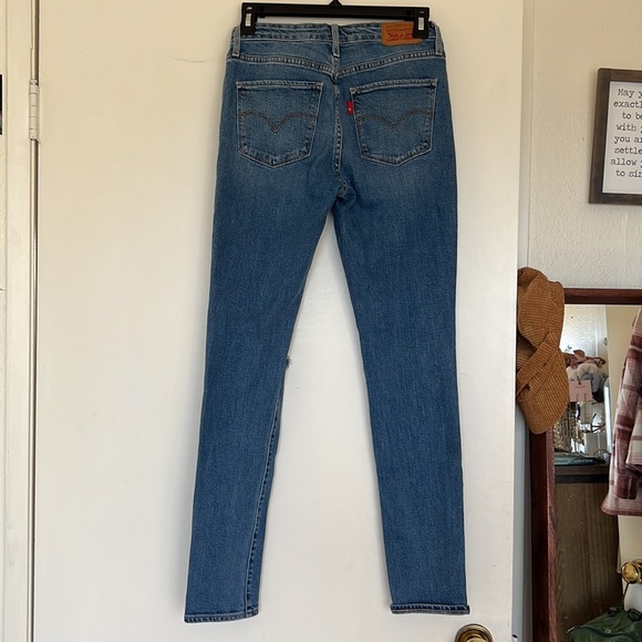 Levi 26 High Rise Skinny Jeans - Picture 2 of 2